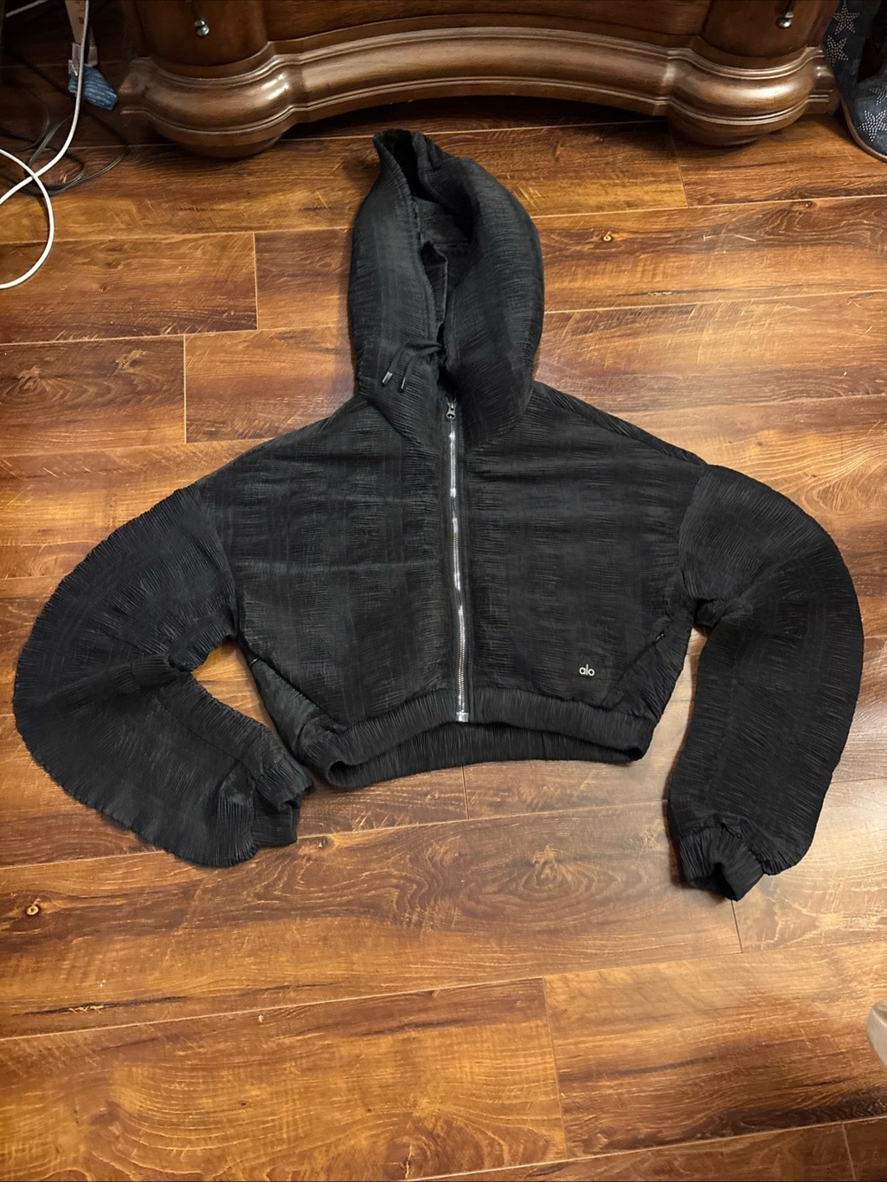 Alo Yoga Dynamic Jacket Black Small Rare Accordion Pleat Cropped Zip Hoodie